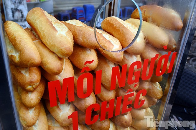 Ấm lòng thùng bánh mỳ miễn phí tại Hà thành - ảnh 8