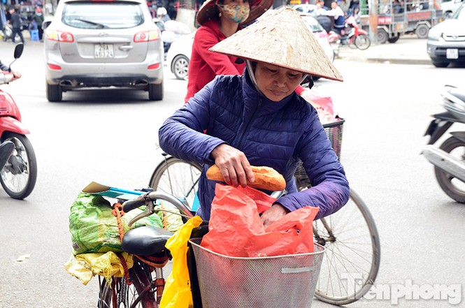 Ấm lòng thùng bánh mỳ miễn phí tại Hà thành - ảnh 9