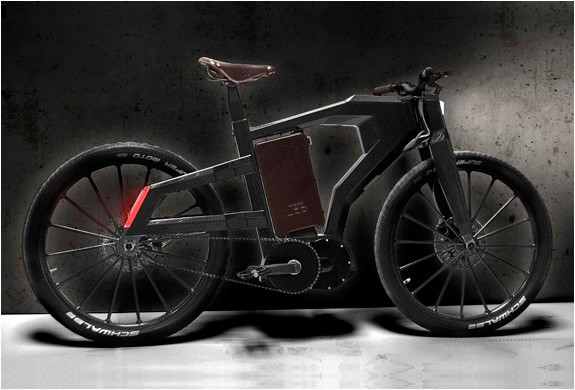 Sốc với ve đạp điện đắt ngang xe hơi - ảnh 1