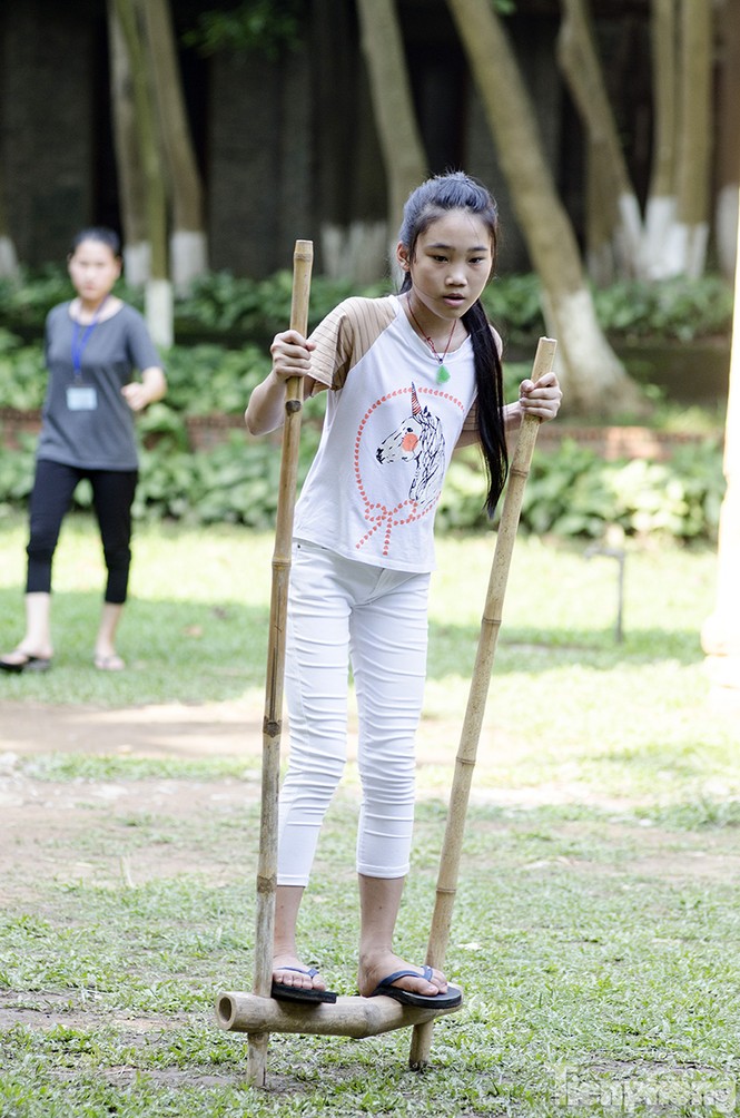 Trẻ em thành phố hào hứng gấp lá dứa, làm diều nan tre - ảnh 14