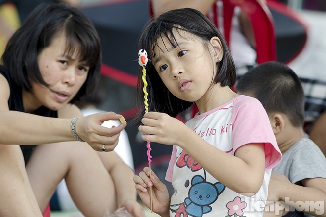 Trẻ em thành phố hào hứng gấp lá dứa, làm diều nan tre - ảnh 10
