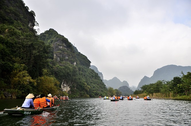 Chen chân ở bến thuyền vãn cảnh Tràng An - ảnh 16