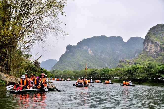 Chen chân ở bến thuyền vãn cảnh Tràng An - ảnh 17