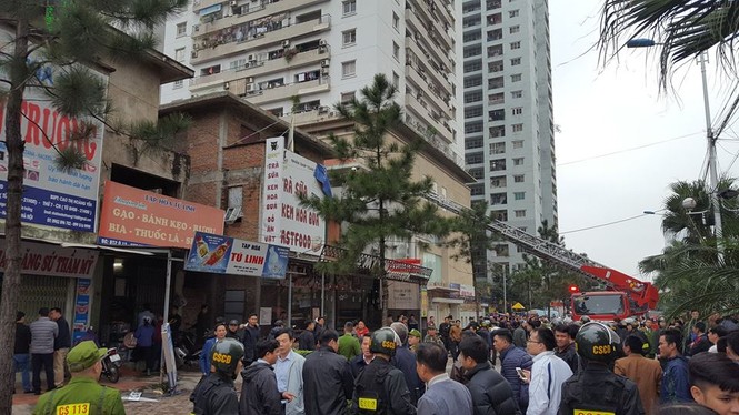 Khống chế người đàn ông nghi ngáo đá, cố thủ trong căn biệt thự - ảnh 1
