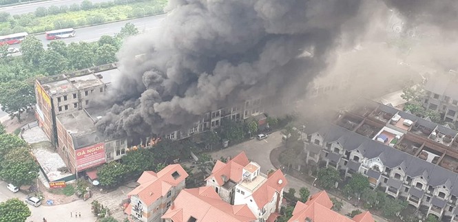 Dãy nhà tan hoang ở Thiên đường Bảo Sơn sau vụ cháy khủng khiếp - ảnh 2