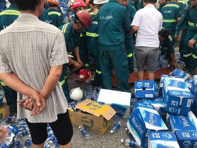Hiện trường vụ tai nạn kinh hoàng 8 người thương vong ở Hải Dương - ảnh 12