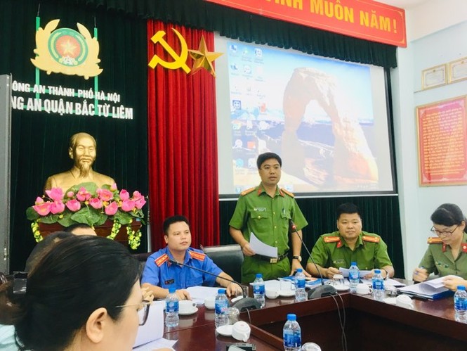 Khởi tố hai đối tượng đe doạ, ném cát vào mặt cảnh sát trong trường Pascal - ảnh 1