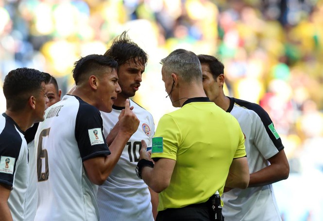 Coutinho, Neymar ghi bàn muộn, Brazil giành chiến thắng đầu tay - ảnh 14