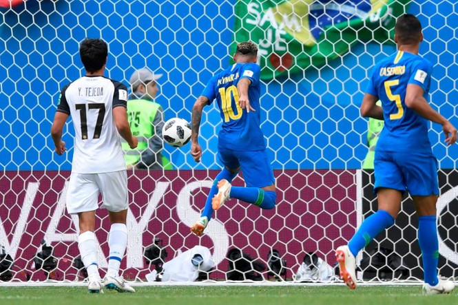 Coutinho, Neymar ghi bàn muộn, Brazil giành chiến thắng đầu tay - ảnh 19