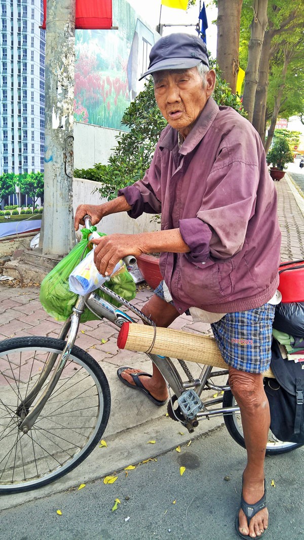 Sài Gòn lạ mắt ngày mồng Hai Tết Kỷ Hợi - ảnh 6