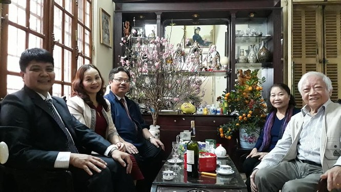 Tết Kỷ Hợi muôn màu ý nghĩa của các nhà văn Việt Nam - ảnh 2