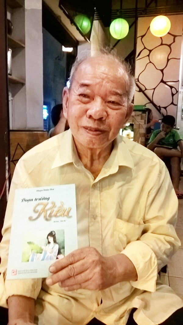 'Kỳ nhân' Phạm Thiên Thư viết lại truyện Kiều thành văn xuôi - ảnh 1