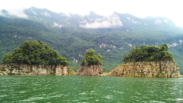 Vẻ hoang sơ tuyệt đẹp của nơi được ví như 'Vịnh Hạ Long' ở Tuyên Quang - ảnh 2