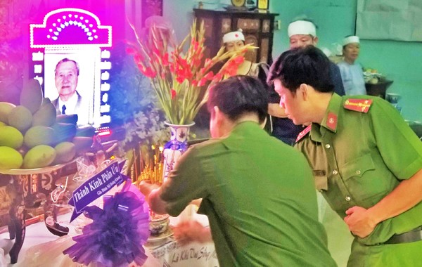 Ông Trương Tấn Sang đến viếng nhân sĩ Nguyễn Hữu Hạnh - ảnh 8