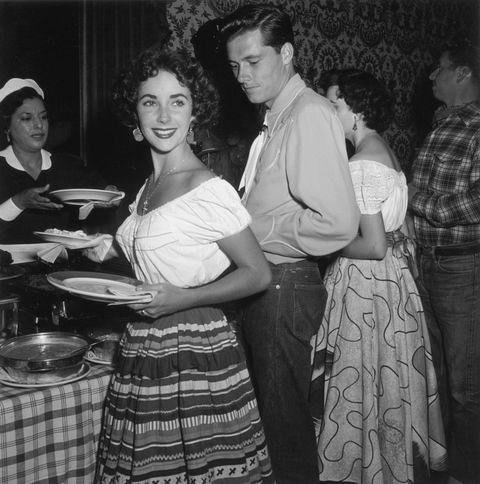 Tuổi già bệnh tật, cô đơn của huyền thoại một thời Elizabeth Taylor - ảnh 2