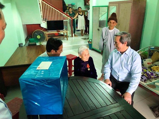 Trưởng Ban Kinh tế TƯ làm việc với Lọc hoá dầu Bình Sơn - ảnh 2