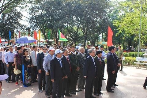 Hàng vạn người về dự lễ hội Đống Đa - Tây Sơn - ảnh 2