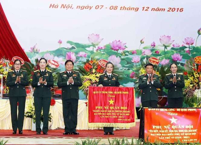 Xây dựng phụ nữ quân đội “4 tốt” - ảnh 1