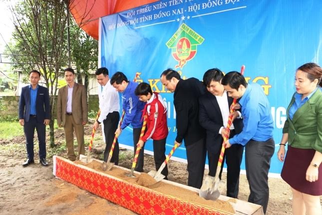 Những ngôi nhà Khăn Quàng đỏ - ảnh 1