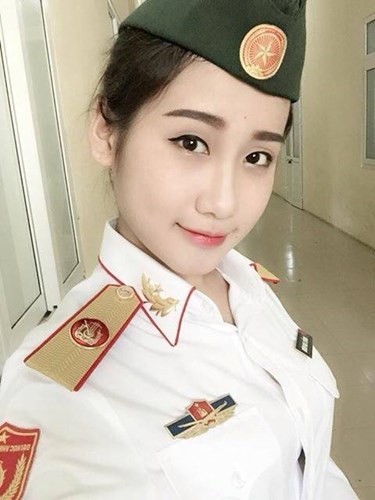 Nhan sắc ‘vạn người mê’ của những nữ sinh trường Quân đội - ảnh 1
