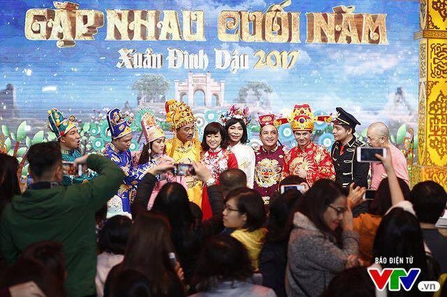 Hoàn tất ghi hình Táo quân 2017, nghệ sĩ Chí Trung nói gì? - ảnh 10
