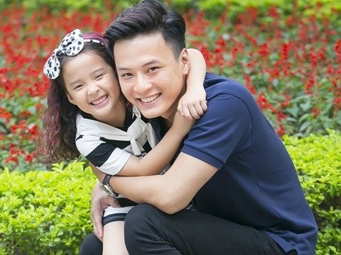 gia đình hồng đăng - ảnh 1