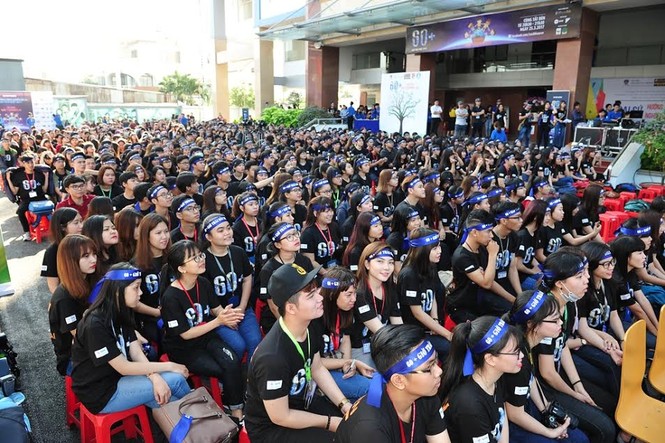 Noo Phước Thịnh và Nhã Phương làm đại sứ chiến dịch “Giờ Trái đất 2017” - ảnh 1