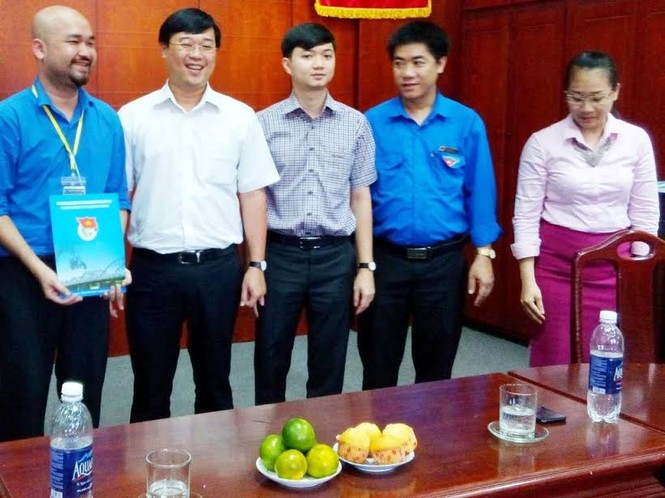 Bí thư thứ nhất T.Ư Đoàn thăm đại học Khoa học Huế - ảnh 2