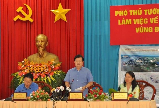 Phó Thủ tướng Trịnh Đình Dũng làm việc các tỉnh ĐBSCL về sạt lở - ảnh 1