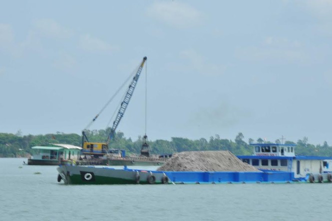 Phó Thủ tướng Trịnh Đình Dũng làm việc các tỉnh ĐBSCL về sạt lở - ảnh 2