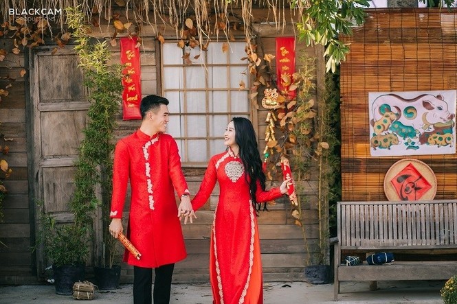 Bạn gái hotgirl và cầu thủ Tiến Linh 'khoá môi' ngọt ngào giữa chợ Tết - ảnh 5