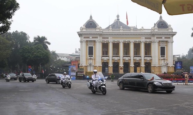 Nhìn gần đoàn xe Triều Tiên lăn bánh trên phố Hà Nội - ảnh 3