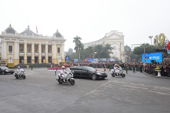 Nhìn gần đoàn xe Triều Tiên lăn bánh trên phố Hà Nội - ảnh 7
