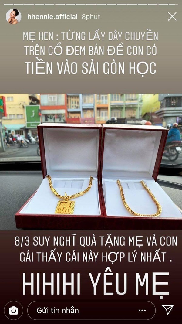 Showbiz 3/3: H'Hen Niê bật mí quà 8/3 ý nghĩa tặng mẹ - ảnh 1