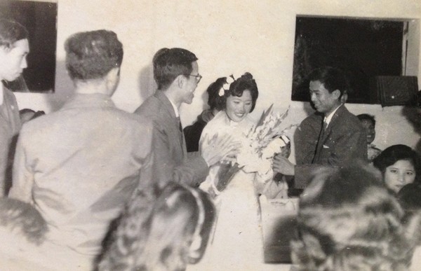 Loạt ảnh cưới của cố nghệ sĩ Văn Hiệp năm 1972 đẹp và xúc động - ảnh 4