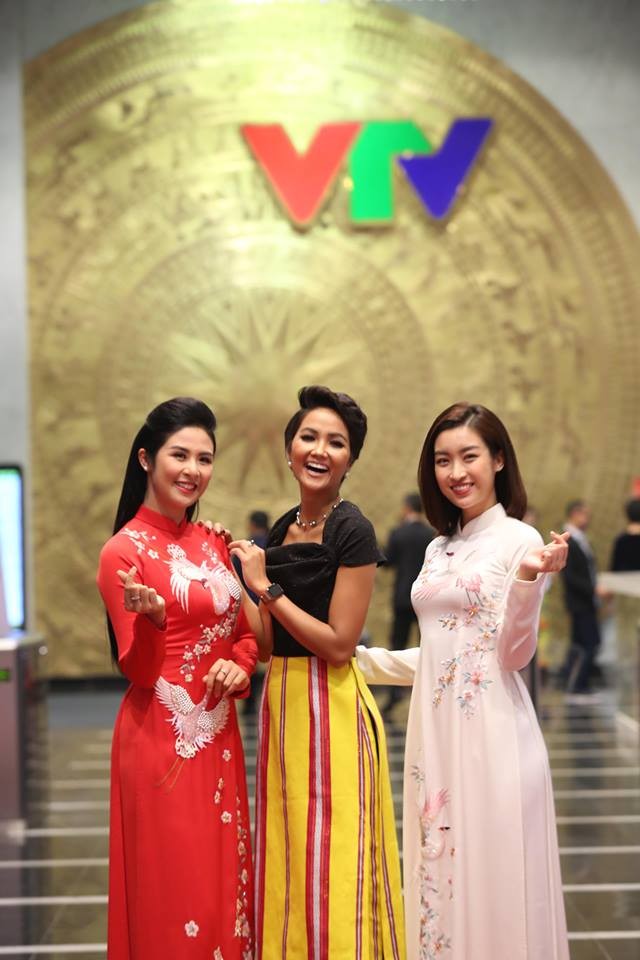 Dàn người đẹp, Hoa hậu Việt Nam rạng rỡ buổi tuyên dương Gương mặt trẻ 2018 - ảnh 5