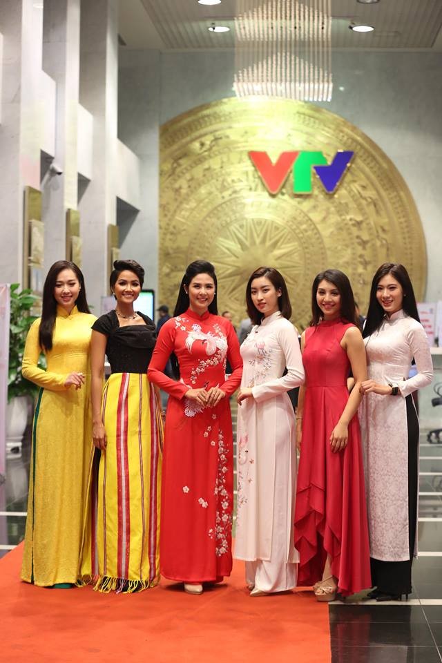 Dàn người đẹp, Hoa hậu Việt Nam rạng rỡ buổi tuyên dương Gương mặt trẻ 2018 - ảnh 9