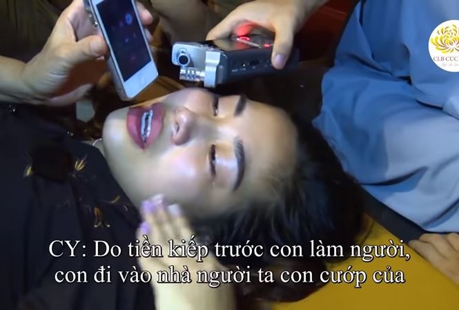 Showbiz 22/3: Hoa hậu Peru bị tước vương miện vì lộ clip say xỉn? - ảnh 1