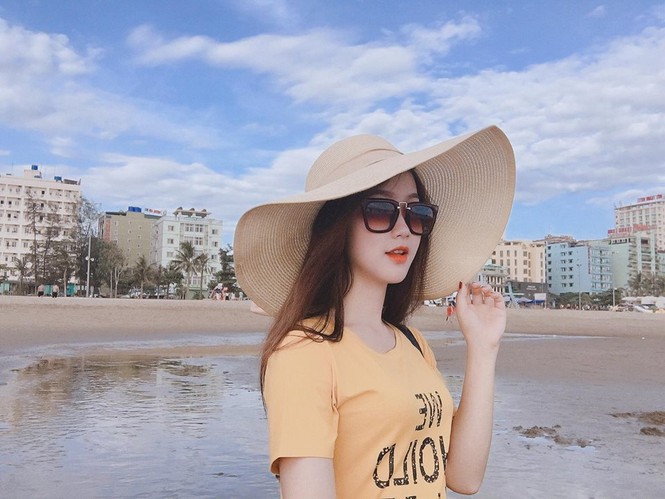 Chân dung hotgirl gây náo loạn cộng đồng mạng khi cổ vũ U23 Việt Nam - ảnh 5