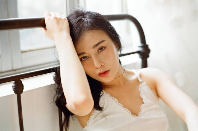 Phương Oanh ‘Quỳnh búp bê’ tung ảnh 'giường chiếu' nóng bỏng - ảnh 3