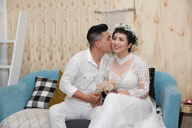 Showbiz 2/4: Á hậu Thụy Vân nói gì khi lại bị đồn ly hôn? - ảnh 2