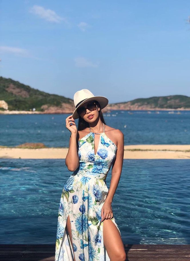 Hà Anh khoe dáng cực nóng bỏng với bikini sau 9 tháng sinh con - ảnh 7