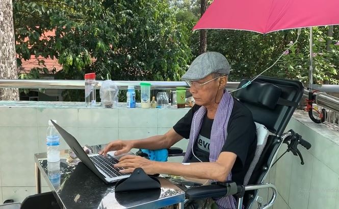 Showbiz 15/4: Thông tin mới sức khoẻ nghệ sĩ Lê Bình - ảnh 1
