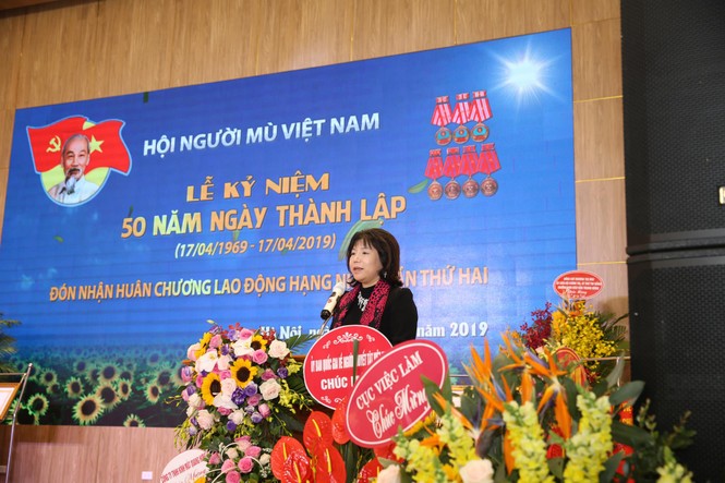 Tặng 1000 điện thoại '9999 hy vọng' giúp người khiếm thị ‘nhìn thấy cả thế giới’ - ảnh 3