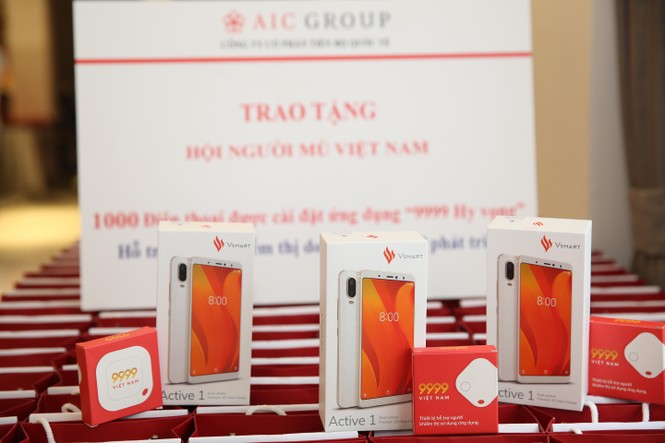 Tặng 1000 điện thoại '9999 hy vọng' giúp người khiếm thị ‘nhìn thấy cả thế giới’ - ảnh 5