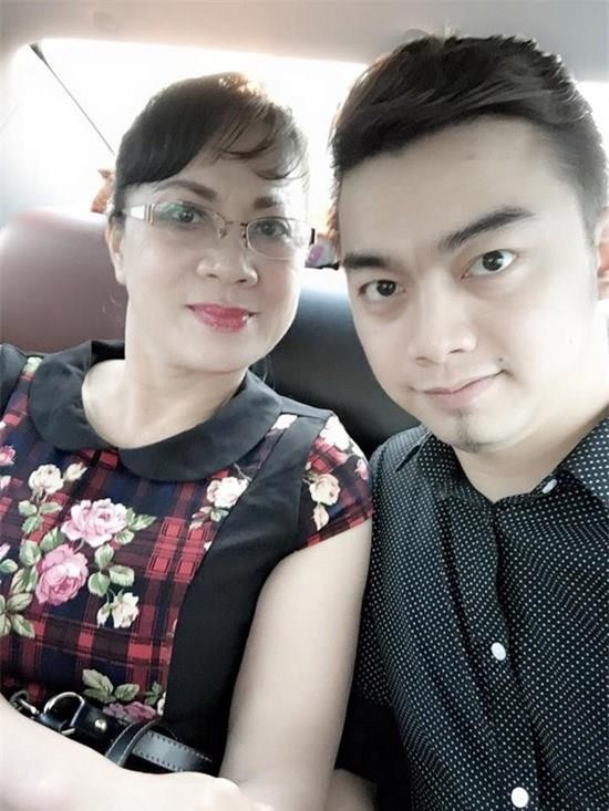 Showbiz 10/5: Tài tử Hong Kong xấu hổ vì con gái tung ảnh khỏa thân lên mạng - ảnh 3