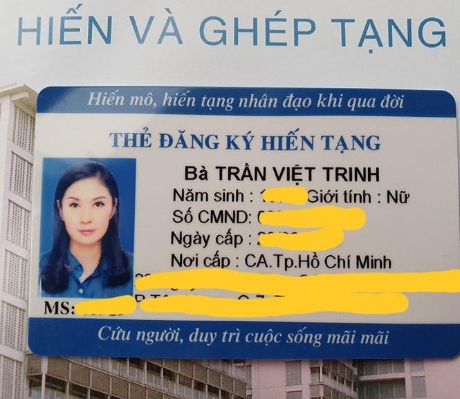 Showbiz 11/5: Lộ ảnh hoa hậu H’Hen Niê được mẹ tắm cho gây xúc động - ảnh 2