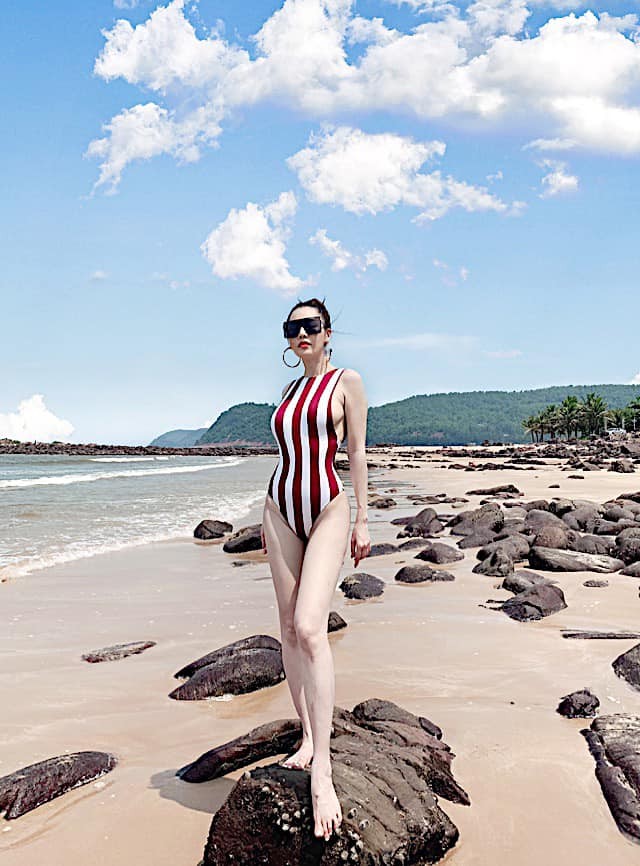 Tình cũ của Trường Giang tung ảnh bikini khoe đường cong ‘bỏng mắt’ - ảnh 3