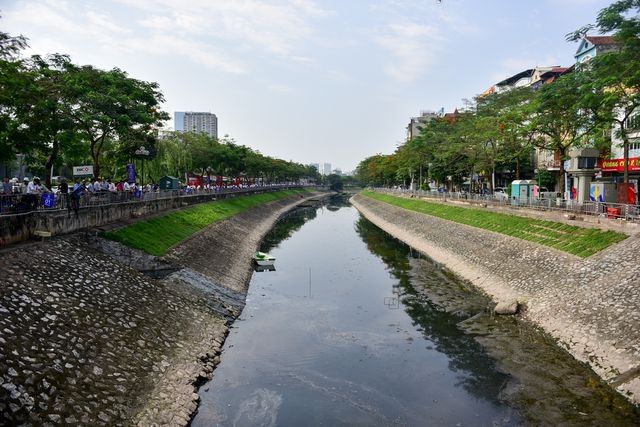 Có thể 'hồi sinh' sông Tô Lịch, dù hàng trăm nghìn m3 nước thải đổ mỗi ngày? - ảnh 5