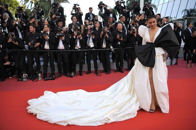 Những trang phục đẹp nhất thảm đỏ Cannes 2019 - ảnh 36
